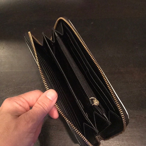 Kate Spade Brightwater Drive wallet. - Picture 3 of 4